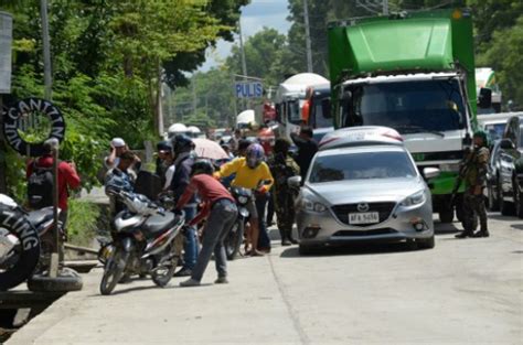 Duterte: Islamist militants beheaded local PNP chief.